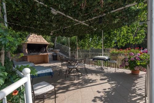 Mito Rooms and Apartments Hotel in Trogir
