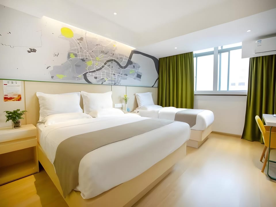 Vatica Hotel Hangzhou East Railway Station Zhejiang University Huajiachi Hotel in Hangzhou