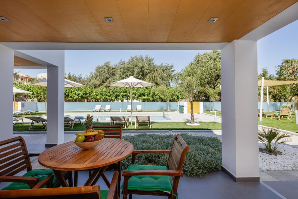Coconut Palm Paradise Hotel in Crete
