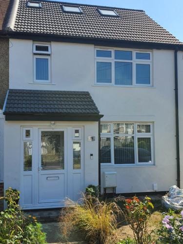 New Self Contained Flat,in Hayes, Free Parking Hotel in Southall