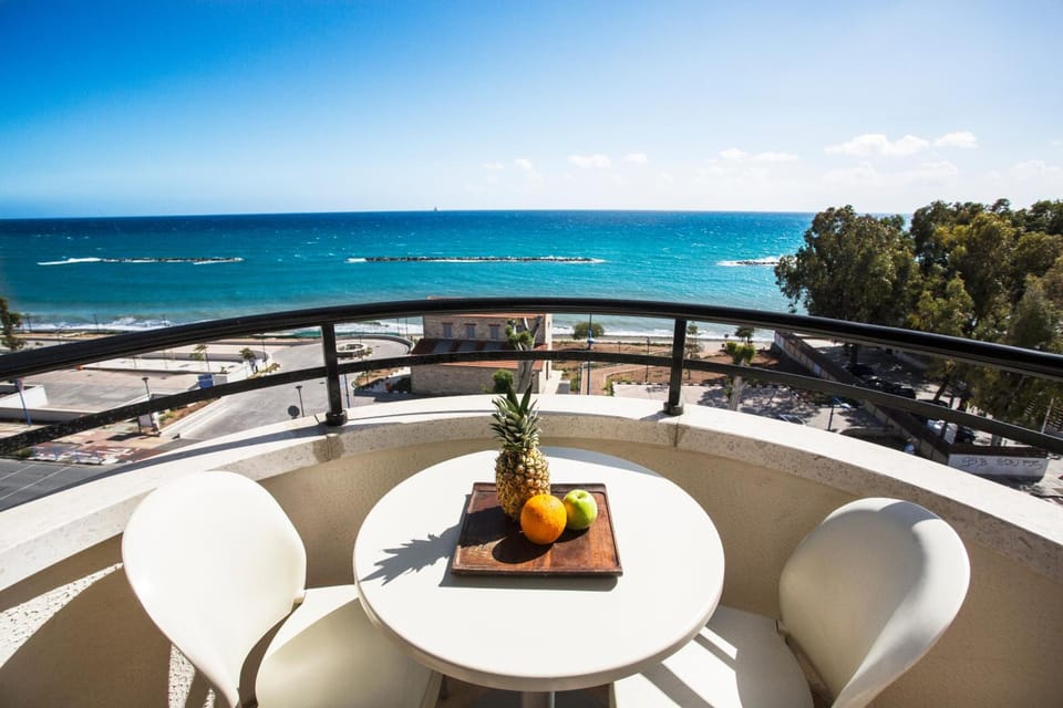 Pigeon Beach Hotel Apartments Apartment hotel in Limassol District