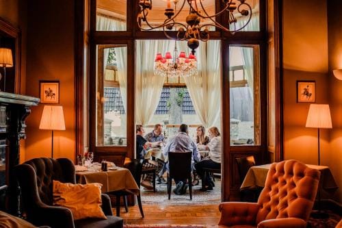 B&B 't Kasteel & 't Koetshuys Hotel in Flanders