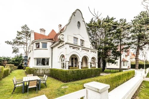 B&B Maison Rabelais Hotel in De Haan