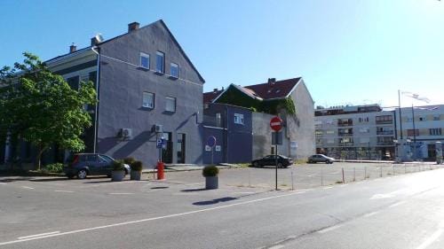 Rooms Levicki Hotel in Slavonski Brod