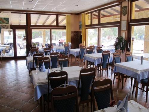 Apartments and Rooms Degenija Hotel in Zadar County