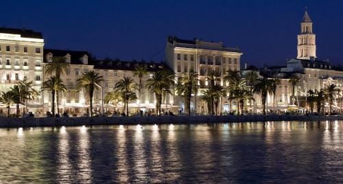 Beach City Pearls Apartments Hotel in Split