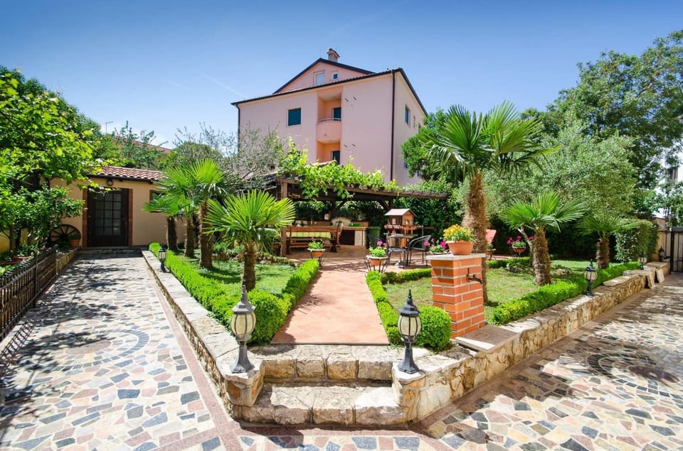Apartments Villa Amfora Hotel in Rovinj