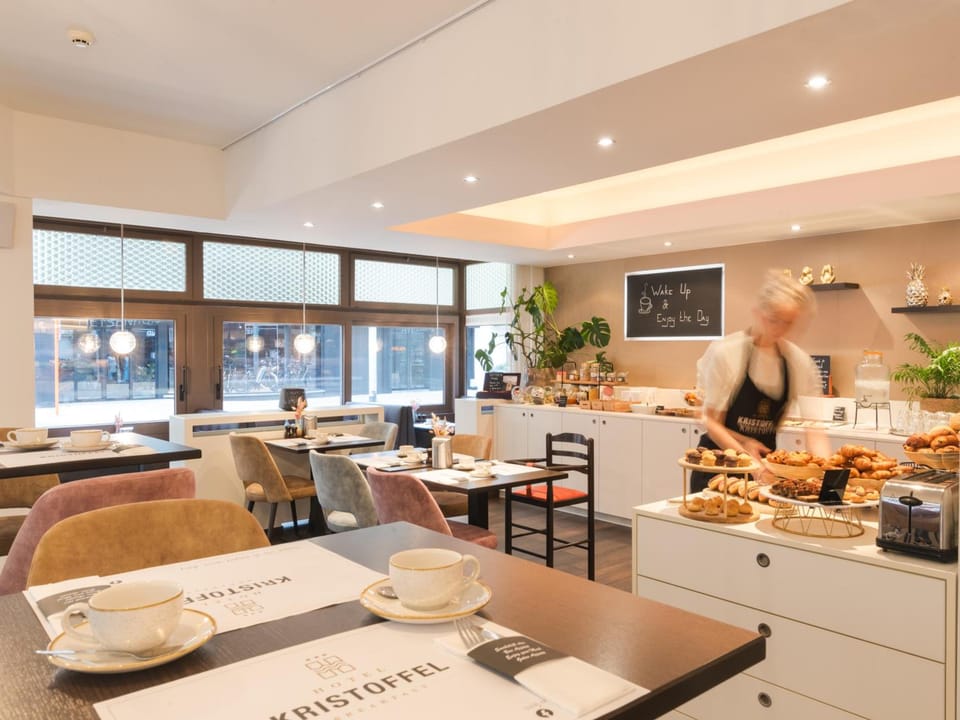 Hotel Kristoffel - Ontbijt inbegrepen Hotel in Middelkerke