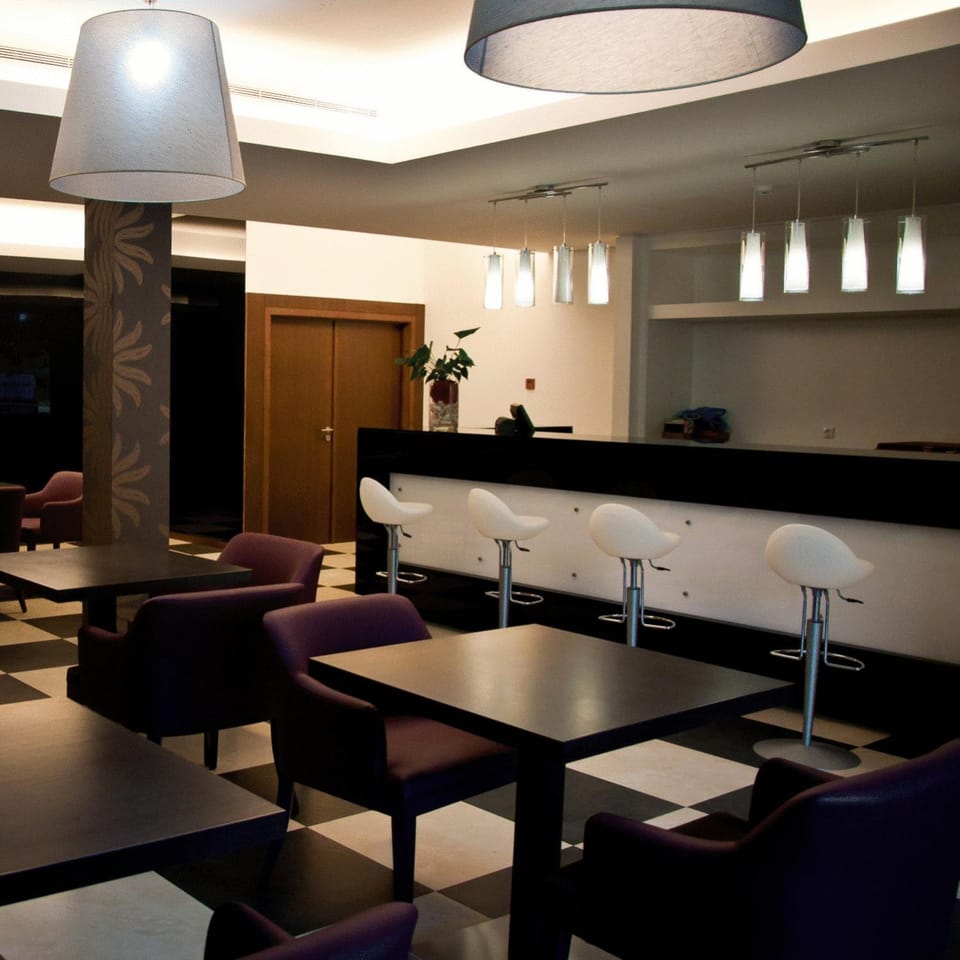 Bar/lounge