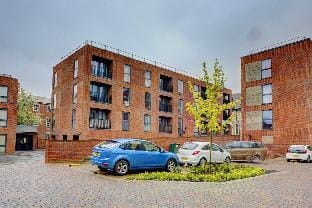 Lovely Flat in Kiln Close with Free Parking Hotel in Gloucester