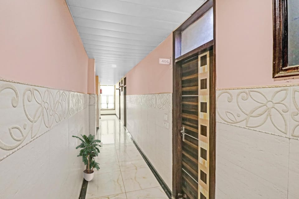 Hotel O Knight Inn Hotel in Delhi