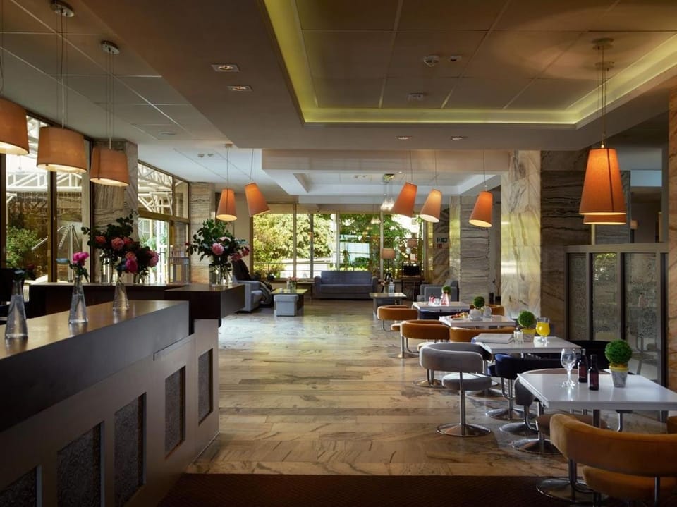 Bar/lounge