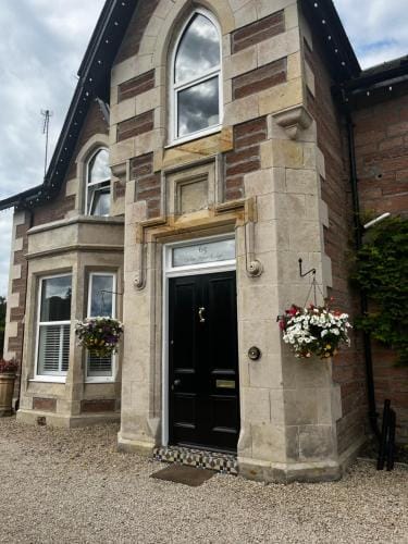 Beinn Mhor Lodge, 63 Culduthel Road Hotel in Inverness