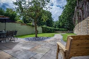 Wern Y Glais - 2 Bedroom Cottage - Glais Hotel in Wales