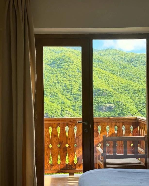 Verin Tun Hotel in Armenia