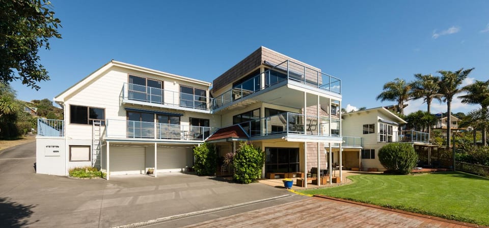 By the Bay Beachfront Apartments Apartment hotel in Northland