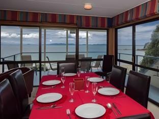 By the Bay Beachfront Apartments Apartment hotel in Northland