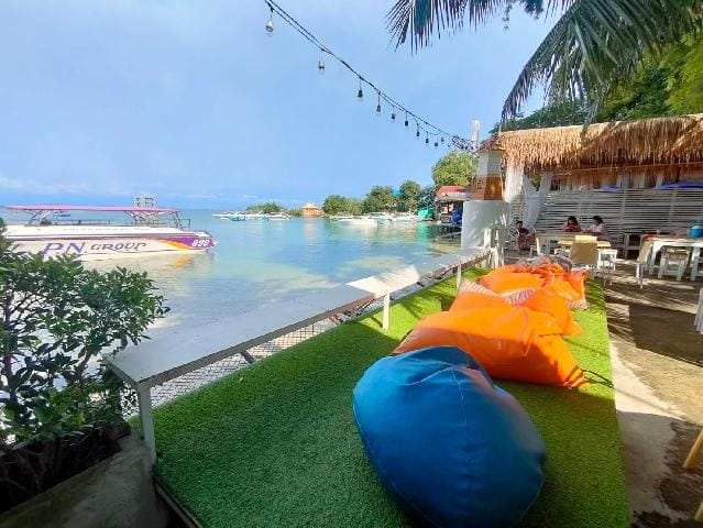 I-Talay Zone Sea Hotel Resort in Phe