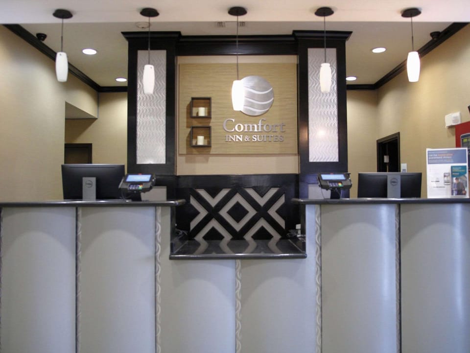 Comfort Inn & Suites Dallas Medical-Market Center Hotel in Dallas