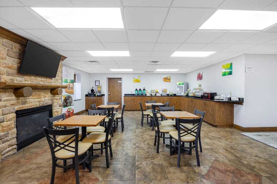 Quality Inn & Suites Monterey I-40 Hotel in Tennessee