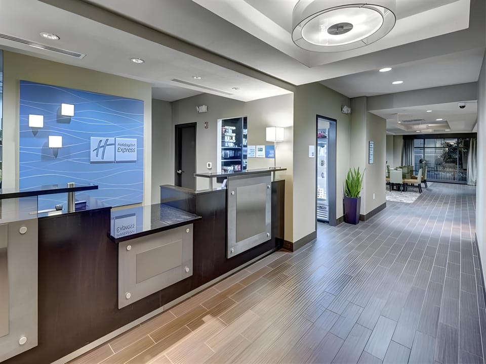 Holiday Inn Express & Suites Kansas City KU Medical Center By IHG Hotel in Kansas City