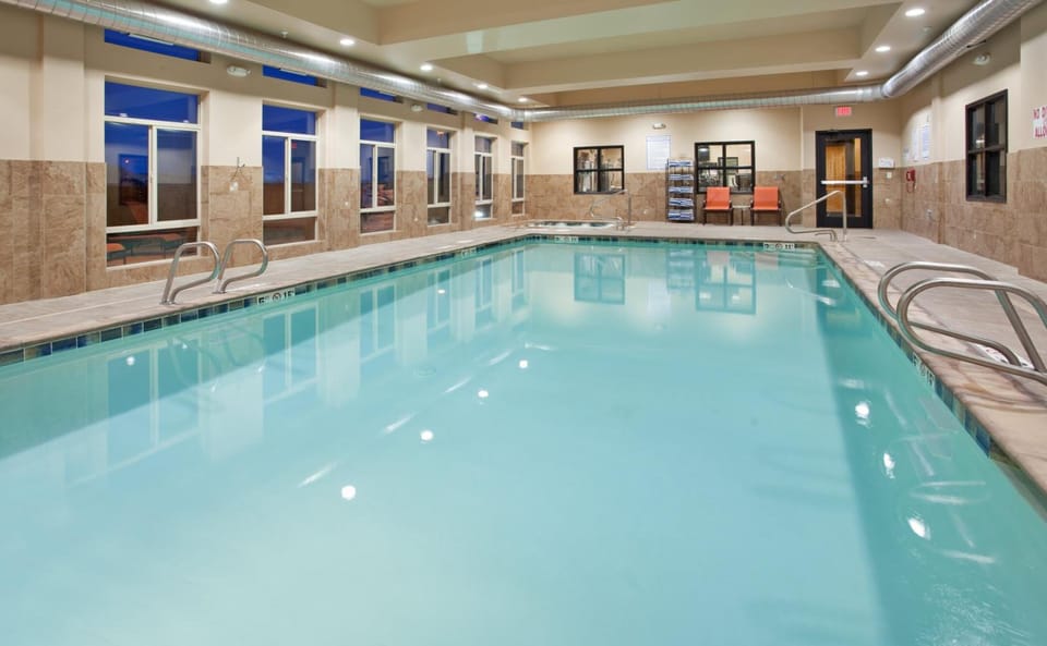 Holiday Inn Express & Suites Gallup East By IHG Hotel in Gallup