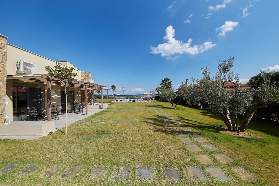 Flamingo View Suites Hotel in Halkidiki