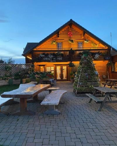 Sundance Lodge, Fantastic New Cabin with Hot Tub - Sleeps 6 - Largest In Felmoor Park Lodge in England