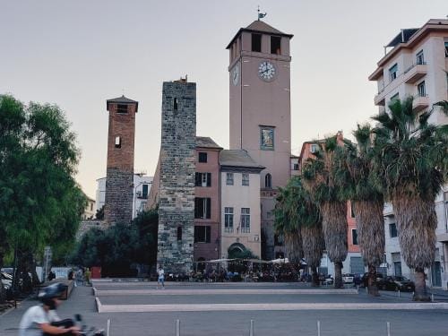 PIAZZETTA la MADDALENA 2 Hotel in Savona
