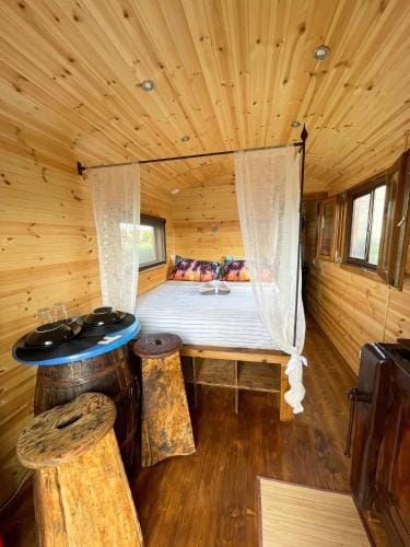 Romantic Gipsy Lodge in Piedmont