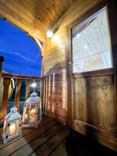 Romantic Gipsy Lodge in Piedmont