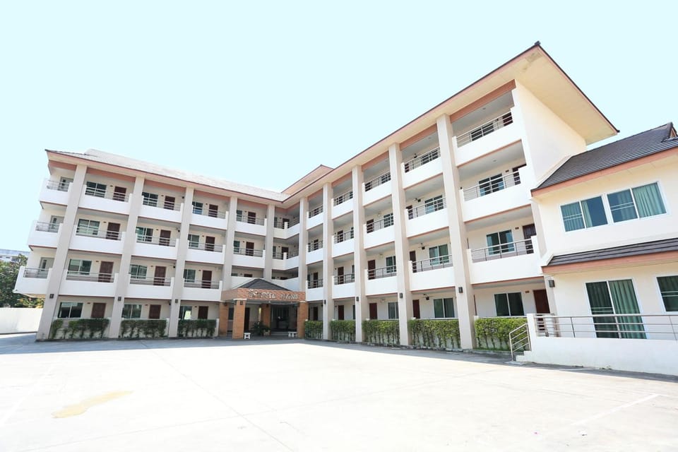 Weerawan Place Apartment hotel in Laos