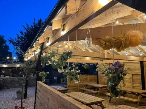 Trouble House Inn in Stroud District