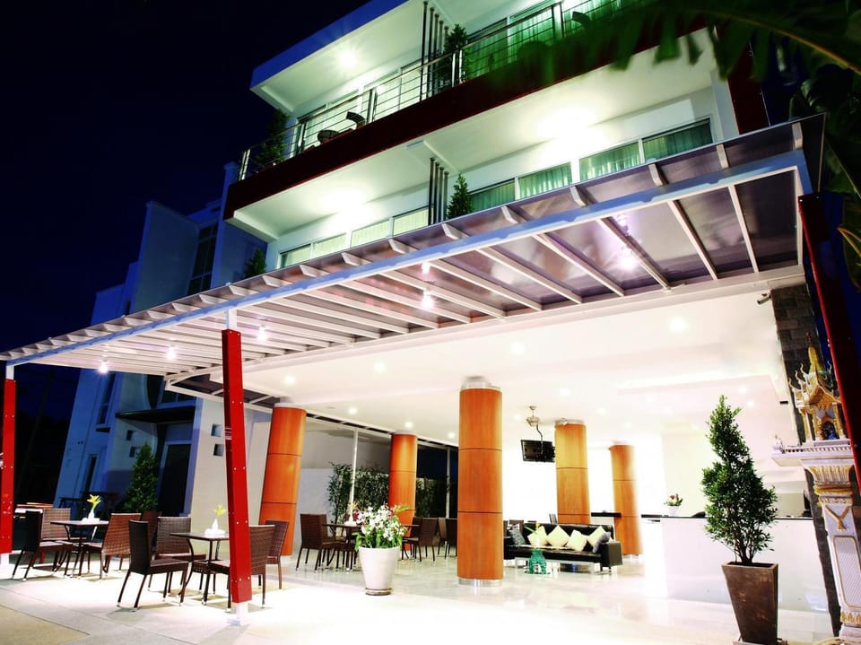 One World One Home Naiharn Hotel Hotel in Rawai