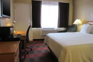 Quality Inn & Suites Airport Hotel in Spokane