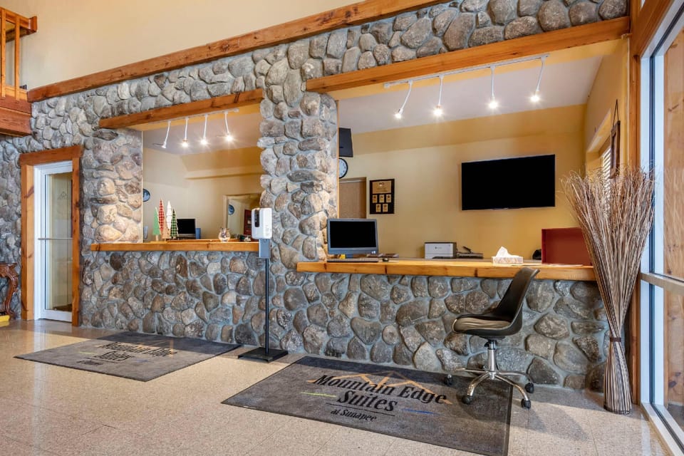 Mountain Edge Suites at Sunapee, an Ascend Collection Hotel Hotel in Mount Sunapee