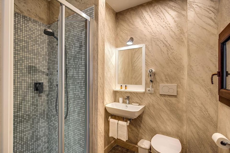 Colosseo Accomodation Room Guest House Hotel in Rome