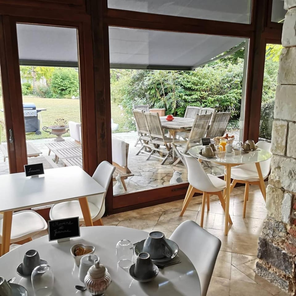 La Cour d'Hortense Hotel in Hauts-de-France