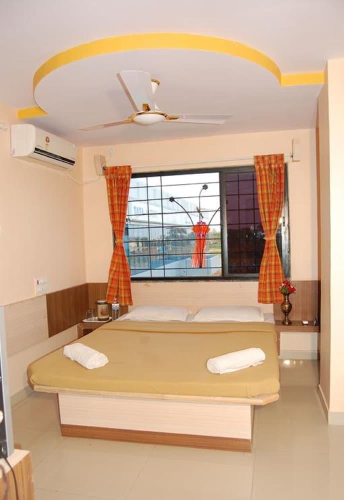Hotel Utsav Hotel in Maharashtra