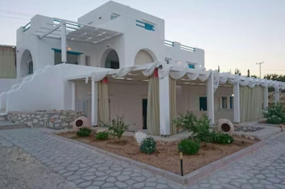 Polis of Naxos Stylish Suites Apartment hotel in Naxos