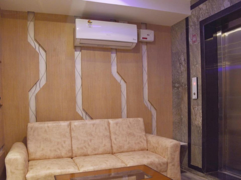 Hotel Dwaraka Grand  Hotel in Bengaluru