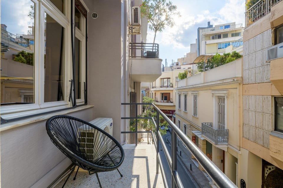 3bdr Modern Design & Bright Interiors in Plaka Hotel in Plaka