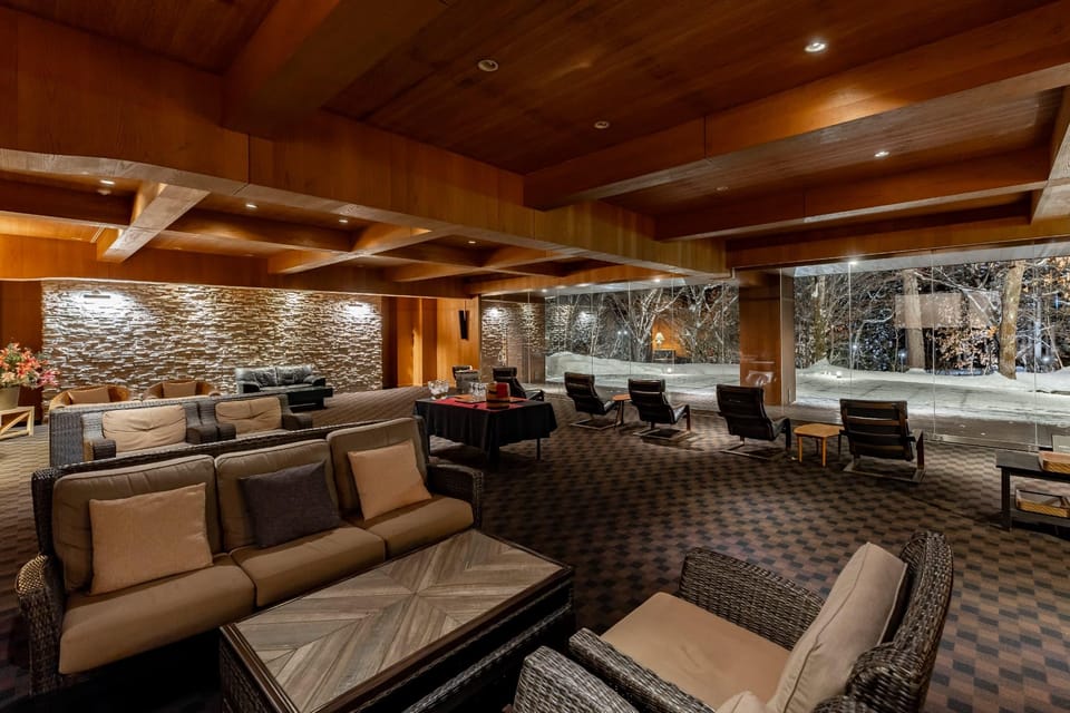 Shared lounge/TV area