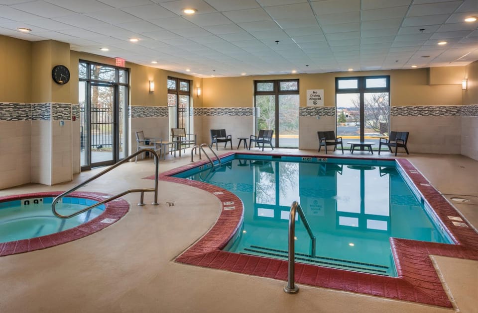 Holiday Inn Express & Suites Laurel Lakes By IHG Hotel in Laurel