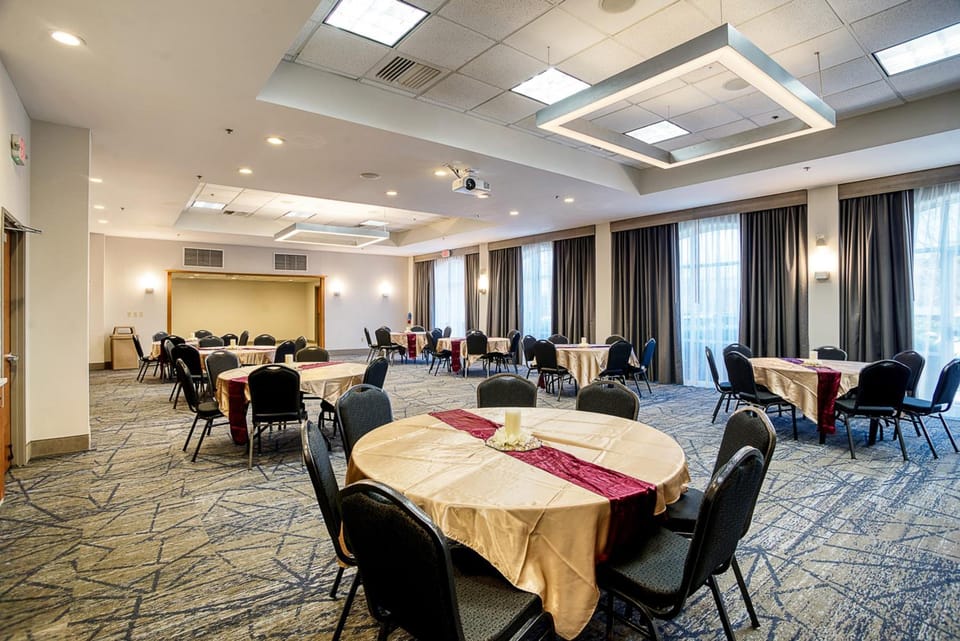 Holiday Inn Express La Plata By IHG Hotel in Maryland