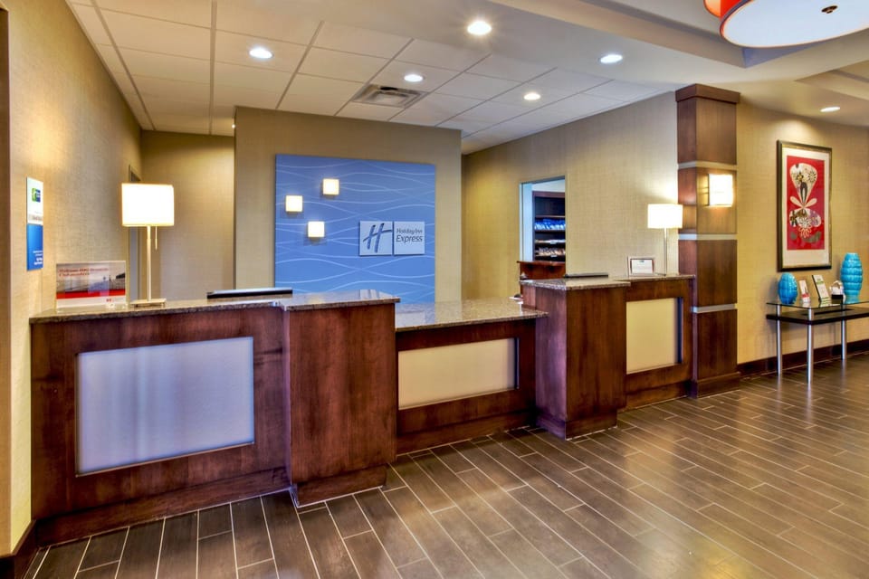 Holiday Inn Express & Suites Oak Ridge By IHG Hotel in Oak Ridge