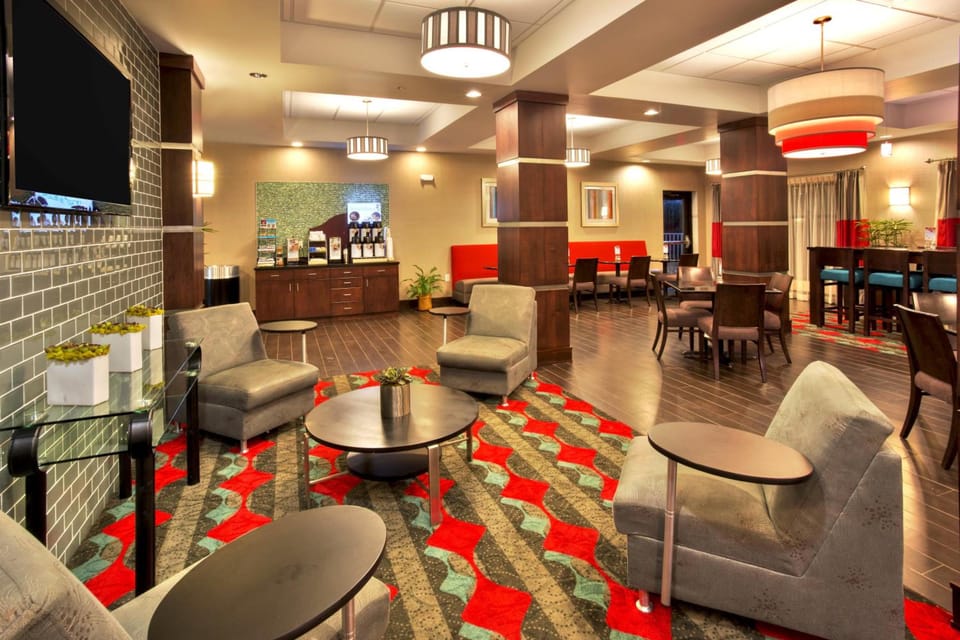 Holiday Inn Express & Suites Oak Ridge By IHG Hotel in Oak Ridge