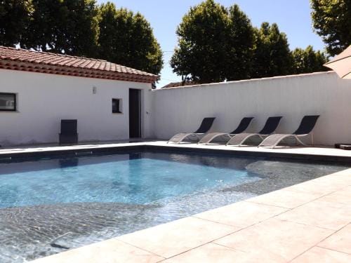 La Suite Cote Pool-House Piscine, Sauna & Jacuzzi privatifs Hotel in Provence-Alpes-Côte d'Azur