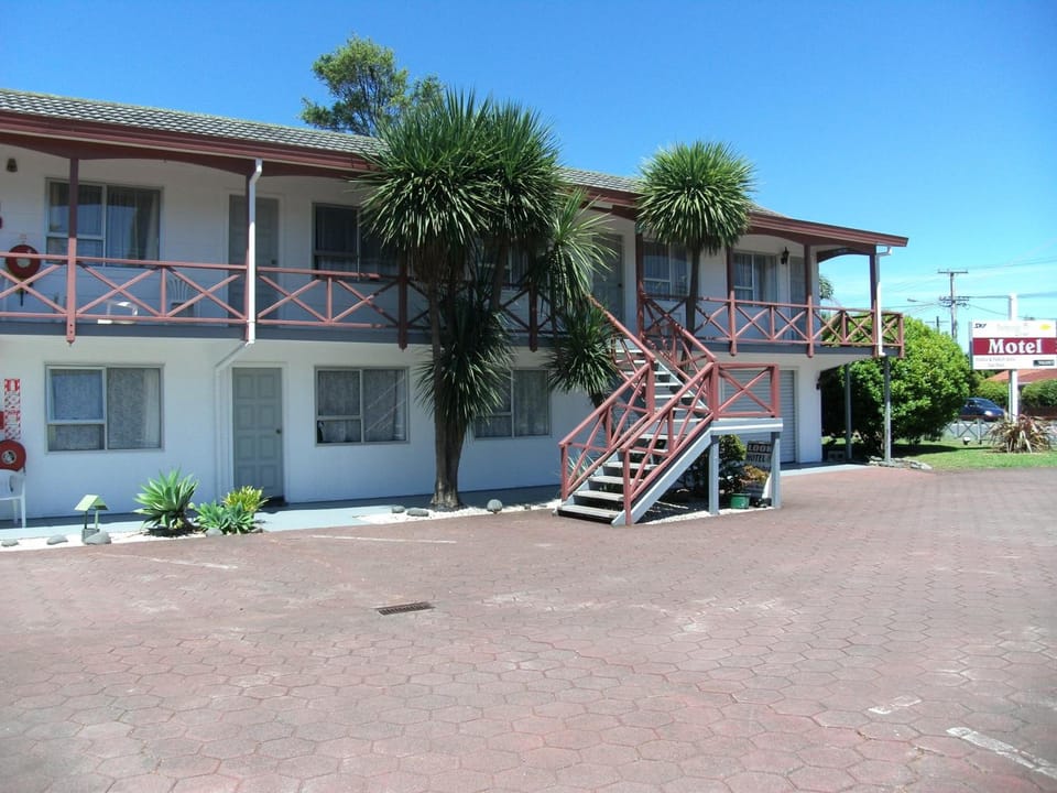 Burgundy Rose Motel Motel in Whangārei