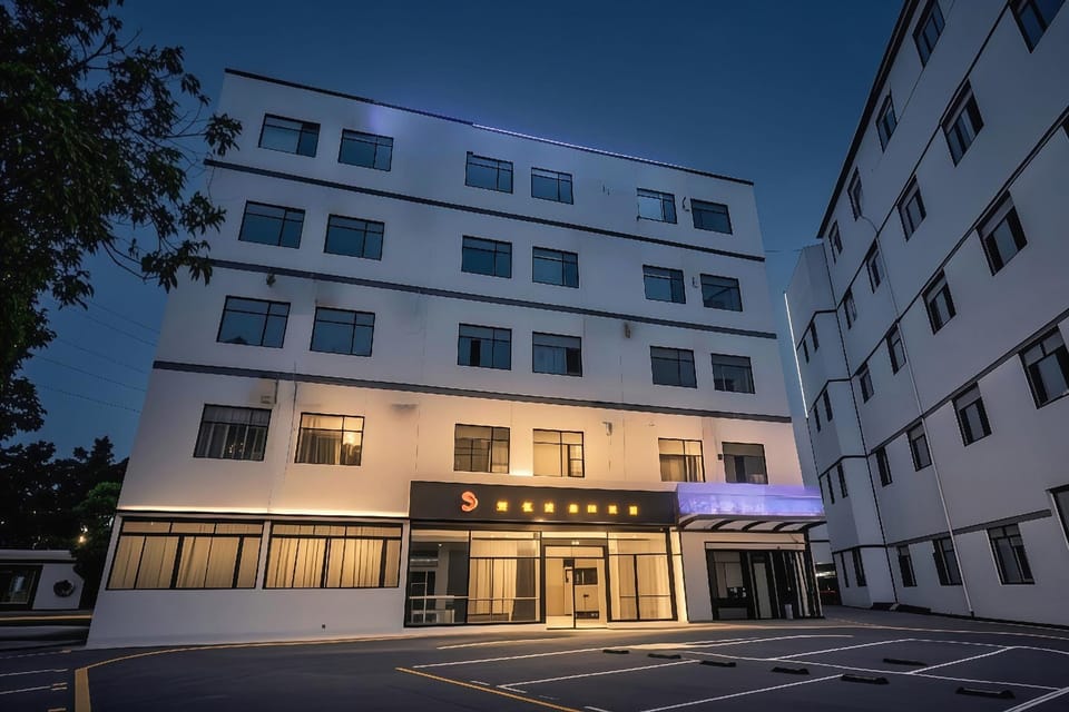 Yun Man Apartment Hotel (Shenzhen Yuanshan Mini Vehicle Driving Test Center Store) Hotel in Shenzhen